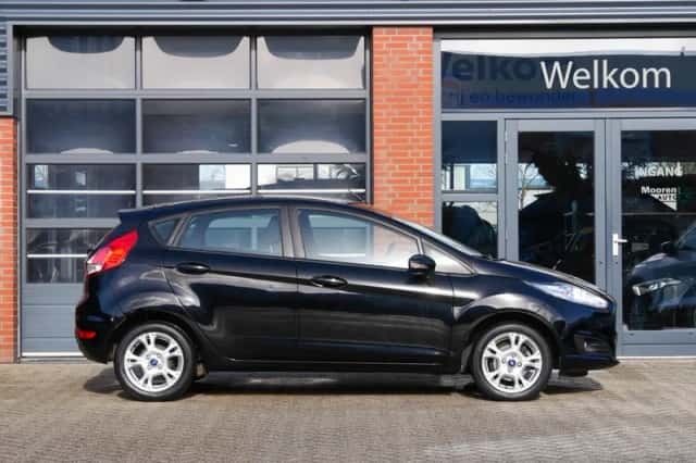 Ford Fiesta (2017) thumbnail 5