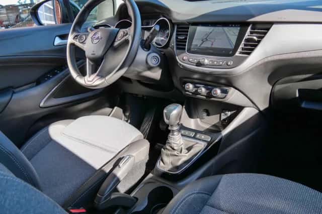 Opel Crossland (2024) thumbnail 3