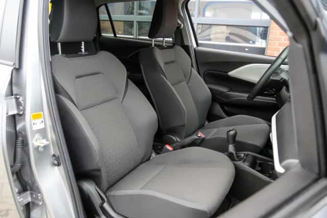 Suzuki Swift (2025) thumbnail 4