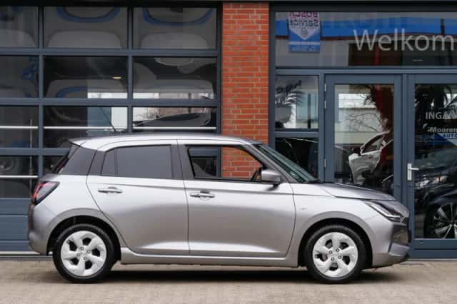 Suzuki Swift (2025) thumbnail 5