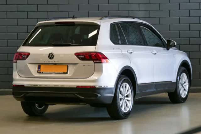 Volkswagen Tiguan (2023) thumbnail 2