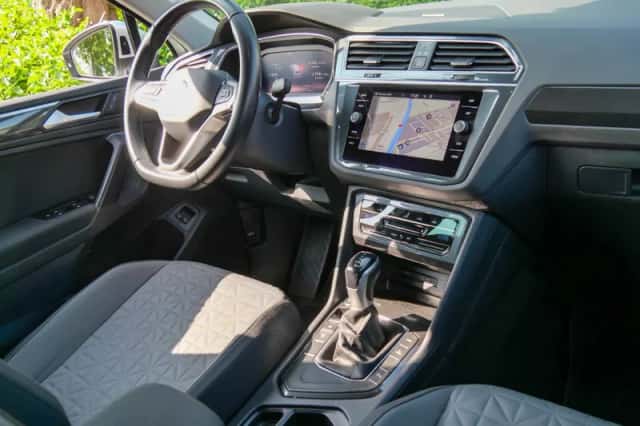 Volkswagen Tiguan (2023) thumbnail 3
