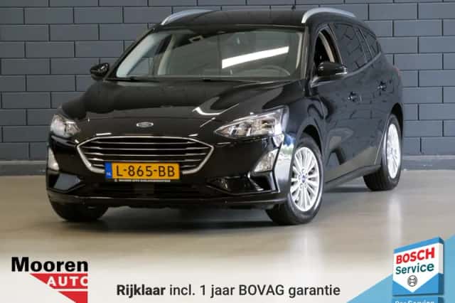 Ford Focus (2021) thumbnail 1