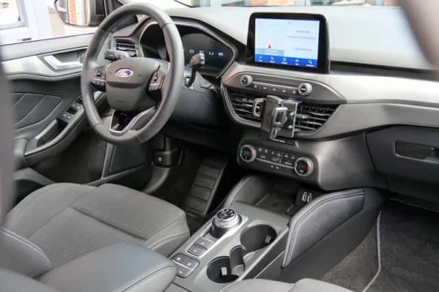 Ford Focus (2021) thumbnail 3