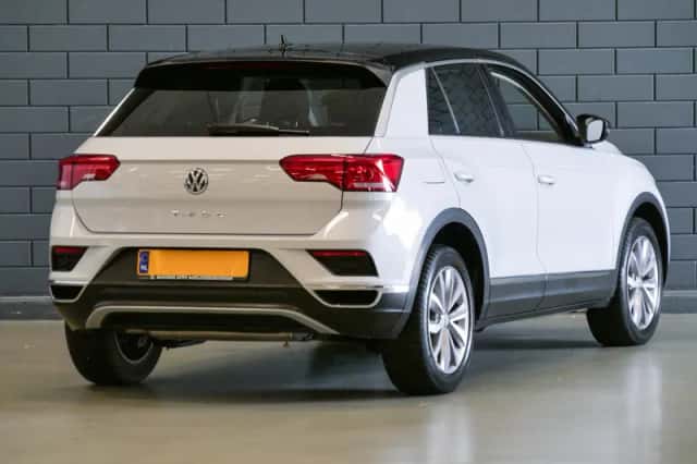 Volkswagen T-Roc (2019) thumbnail 2