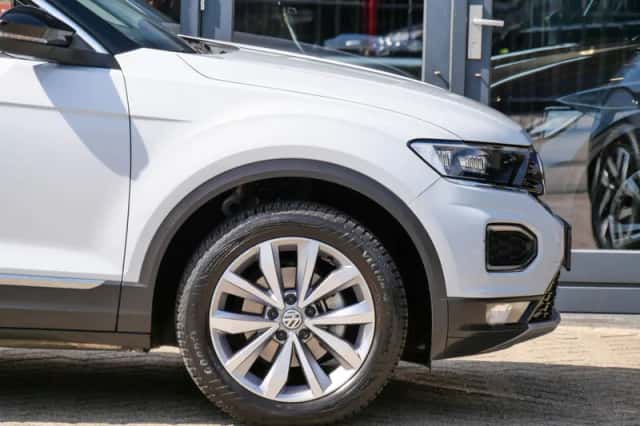 Volkswagen T-Roc (2019) thumbnail 6