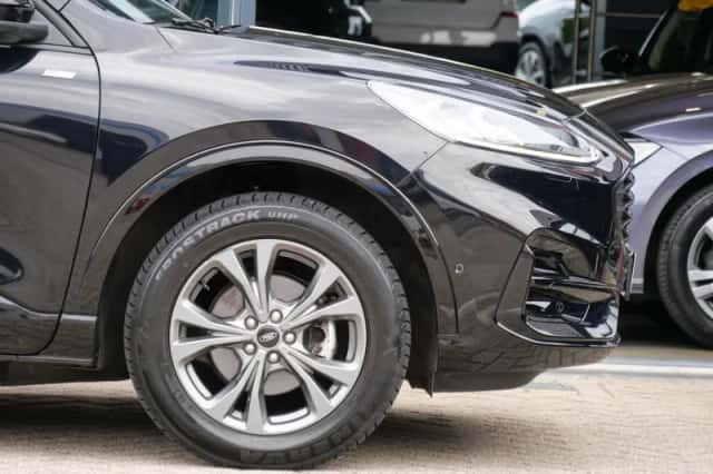Ford Kuga (2023) thumbnail 6