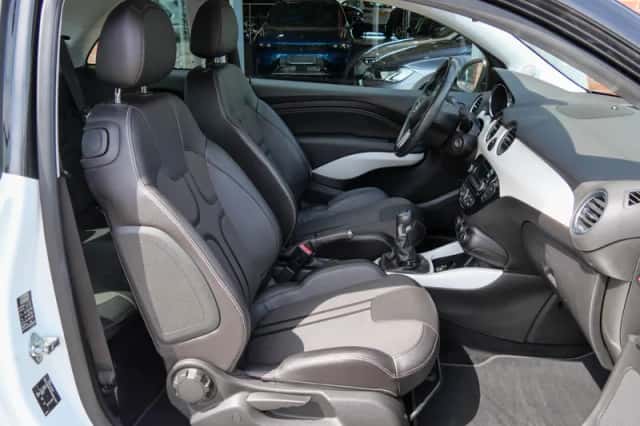 Opel Adam (2014) thumbnail 4
