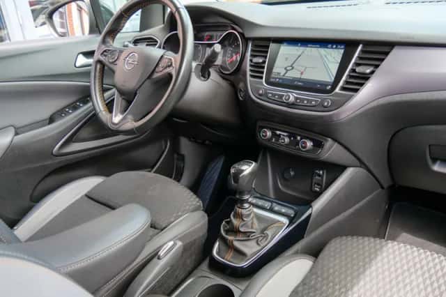 Opel Crossland X (2019) thumbnail 3