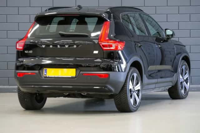 Volvo XC40 (2022) thumbnail 2