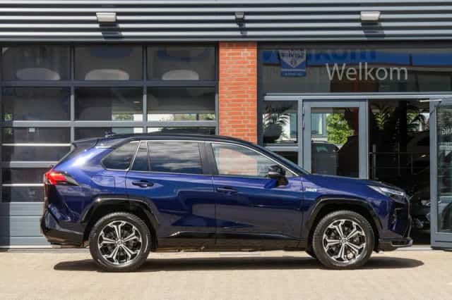 Toyota RAV4 (2023) thumbnail 5
