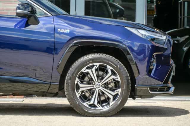 Toyota RAV4 (2023) thumbnail 6