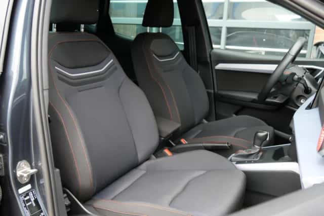 SEAT Arona (2024) thumbnail 4