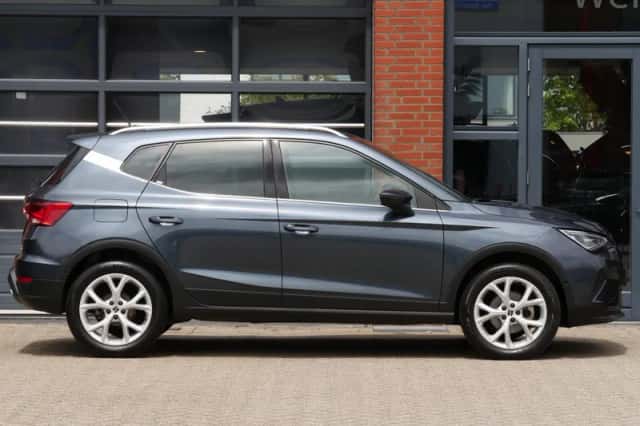 SEAT Arona (2024) thumbnail 5