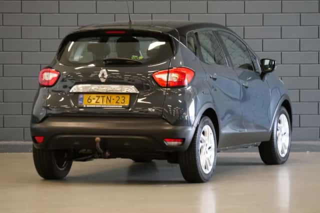 Renault Captur (2015) thumbnail 2