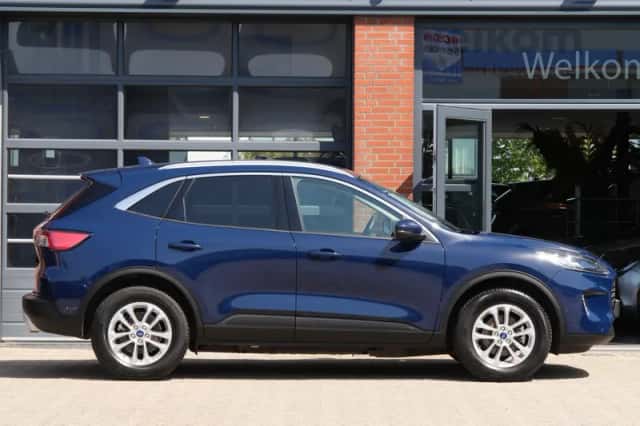 Ford Kuga (2023) thumbnail 5