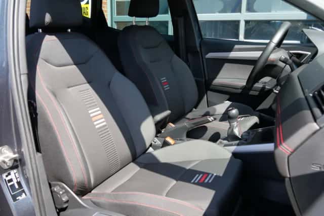 SEAT Arona (2019) thumbnail 3