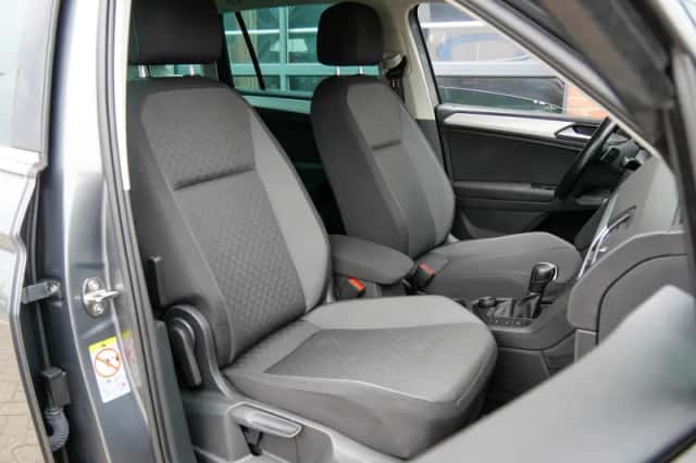 Volkswagen Tiguan (2019) thumbnail 4