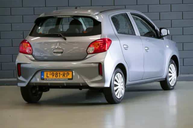 Mitsubishi Space Star (2021) thumbnail 2