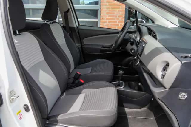 Toyota Yaris (2019) thumbnail 4