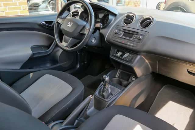 SEAT Ibiza (2015) thumbnail 3