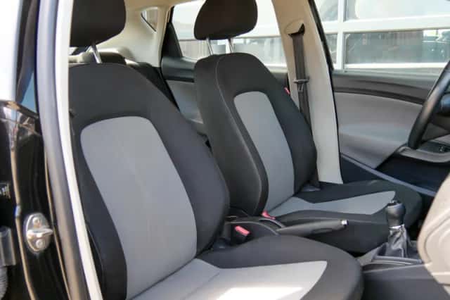 SEAT Ibiza (2015) thumbnail 4