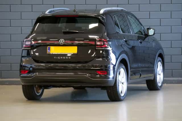 Volkswagen T-Cross (2021) thumbnail 2