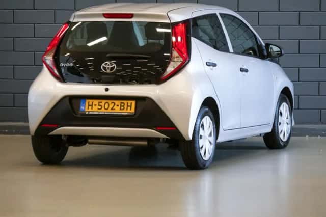 Toyota Aygo (2019) thumbnail 2