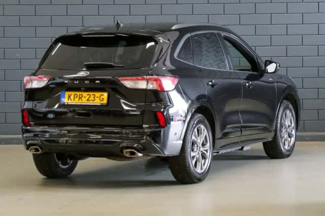 Ford Kuga (2023) thumbnail 2