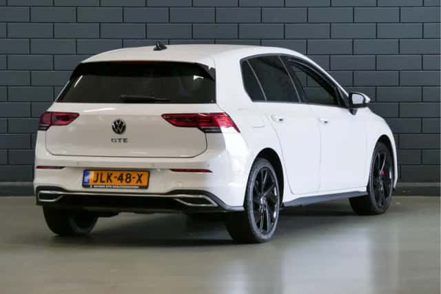 Volkswagen Golf (2021) thumbnail 2