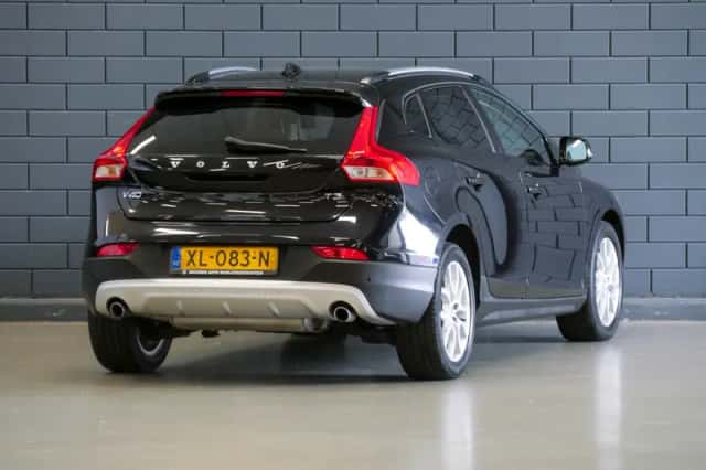 Volvo V40 (2019) thumbnail 2