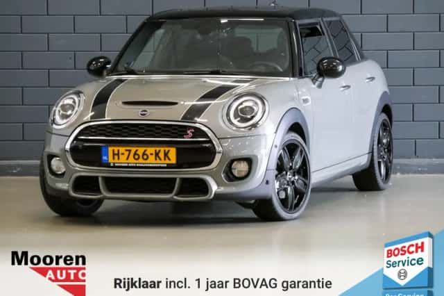 MINI Cooper (2019) thumbnail 1