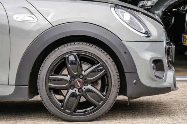 MINI Cooper (2019) thumbnail 6