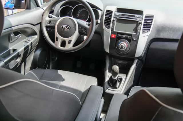 Kia Venga (2012) thumbnail 3