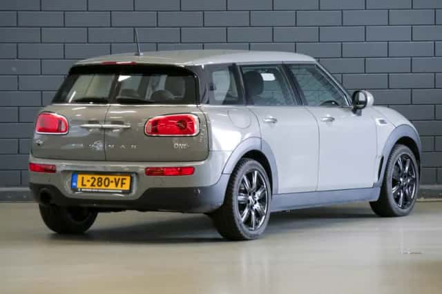 MINI Clubman (2017) thumbnail 2