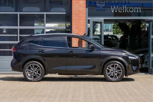 Nissan Qashqai (2023) thumbnail 5