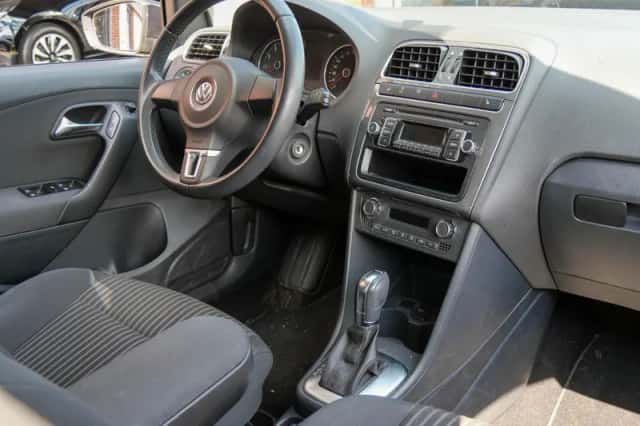 Volkswagen Polo (2012) thumbnail 3