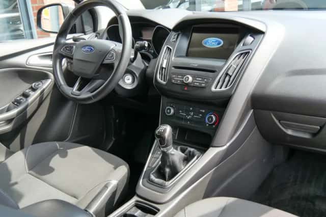 Ford Focus (2018) thumbnail 3
