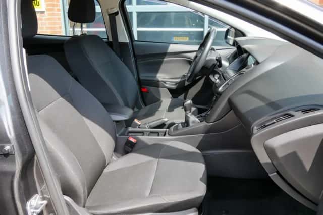 Ford Focus (2018) thumbnail 4