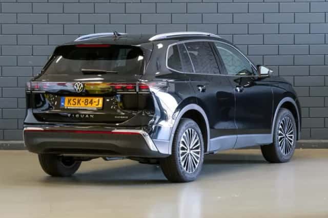 Volkswagen Tiguan (2025) thumbnail 2
