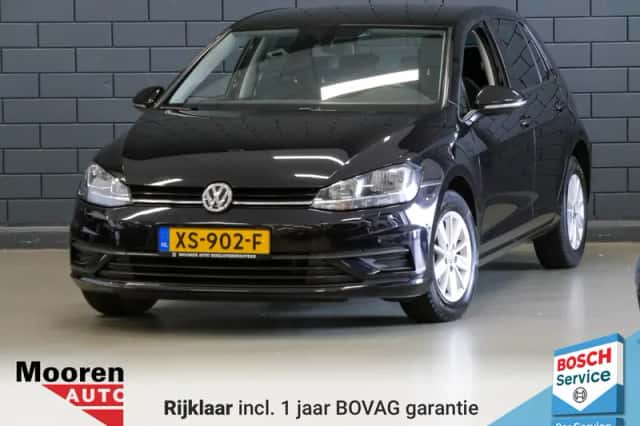 Volkswagen Golf (2018) thumbnail 1