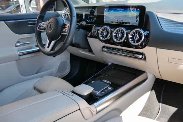Mercedes-Benz GLA (2020) thumbnail 3