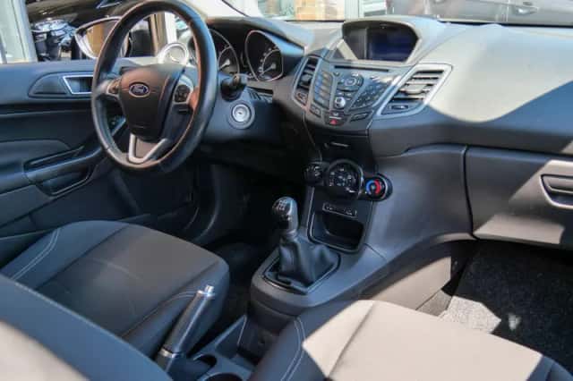 Ford Fiesta (2017) thumbnail 3