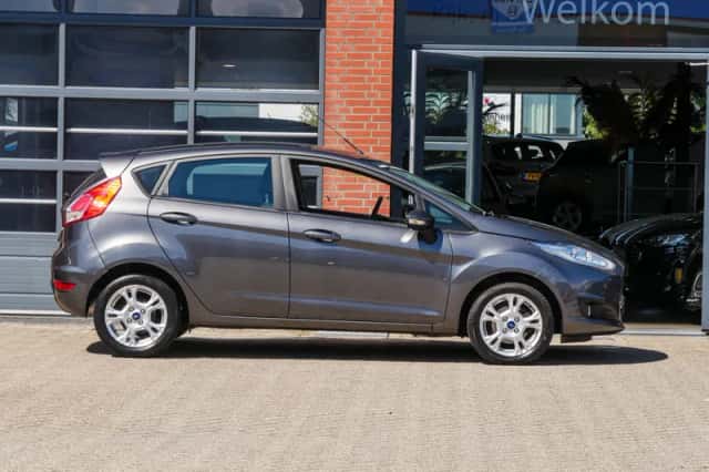 Ford Fiesta (2017) thumbnail 5