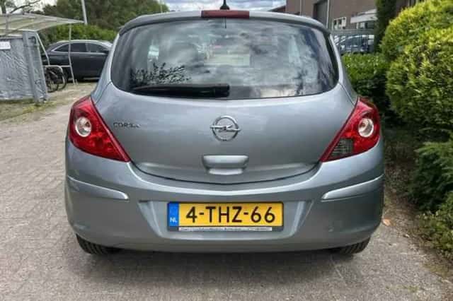 Opel Corsa (2014) thumbnail 4