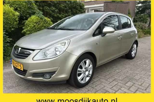 Opel Corsa (2010) thumbnail 1