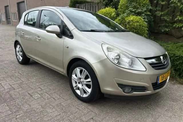Opel Corsa (2010) thumbnail 5