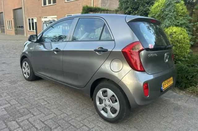 Kia Picanto (2011) thumbnail 4