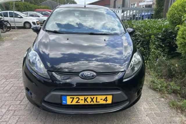 Ford Fiesta (2010) thumbnail 6