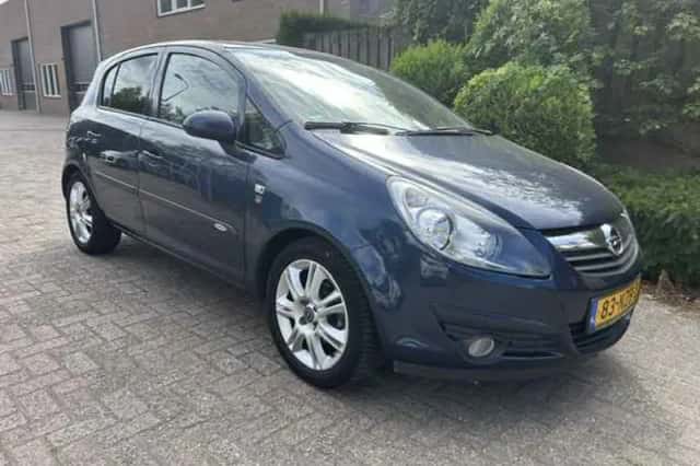 Opel Corsa (2010) thumbnail 5